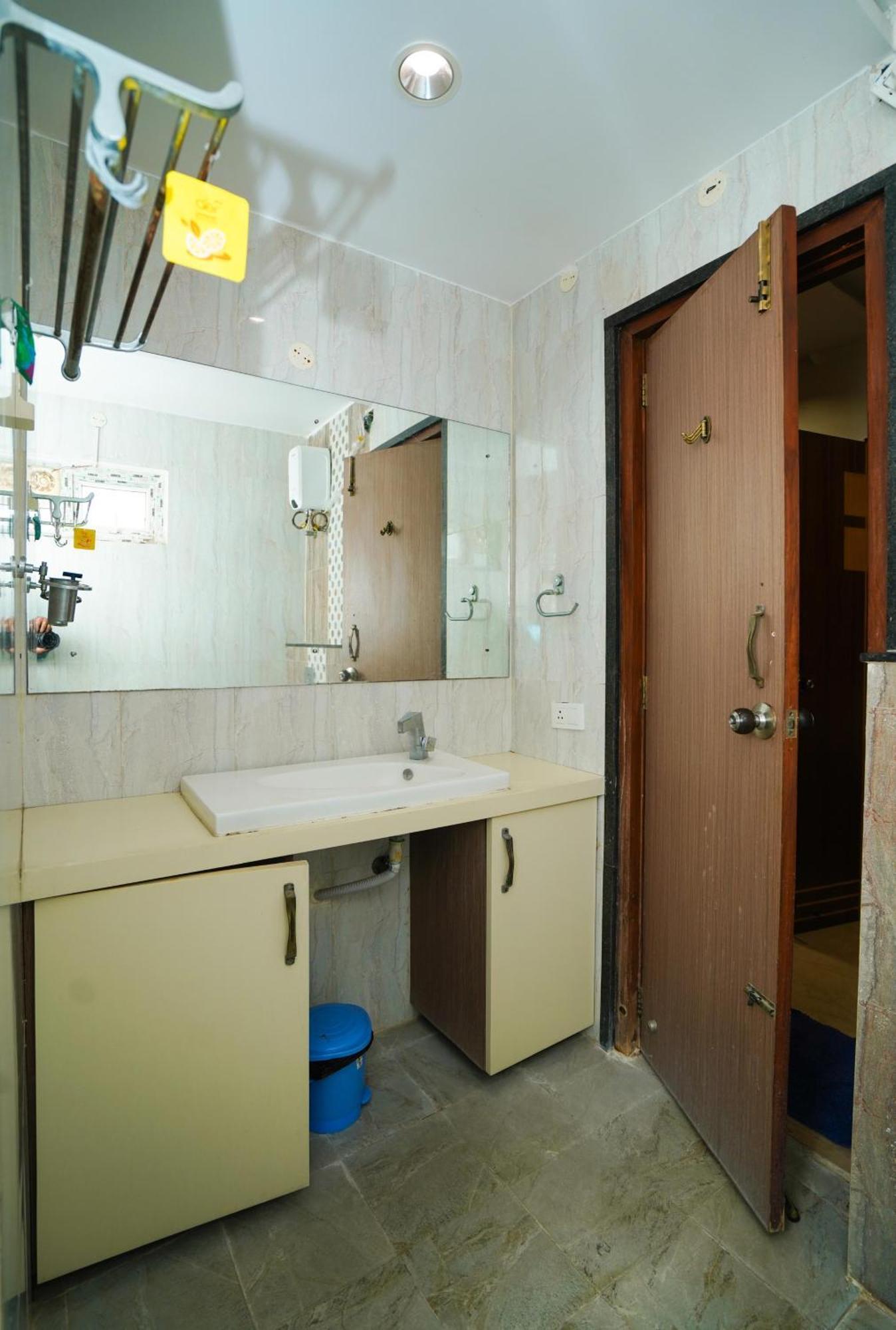 Golden Villa - Duplex House With Private Theater - Near To Alipiri And Bhudevi Ttd Ticket Counter And Kapilateertham Tirupati Exterior photo