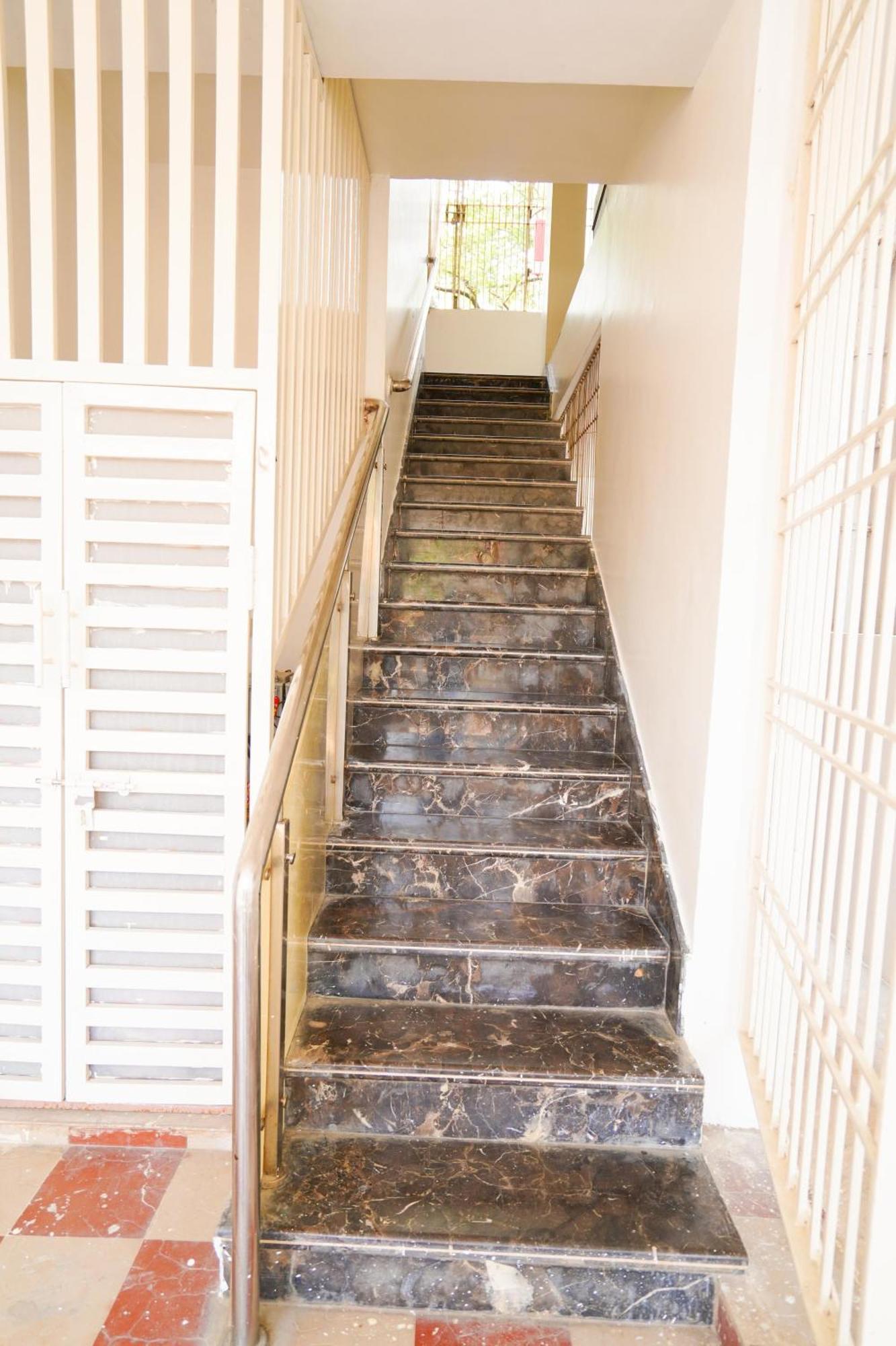Golden Villa - Duplex House With Private Theater - Near To Alipiri And Bhudevi Ttd Ticket Counter And Kapilateertham Tirupati Exterior photo